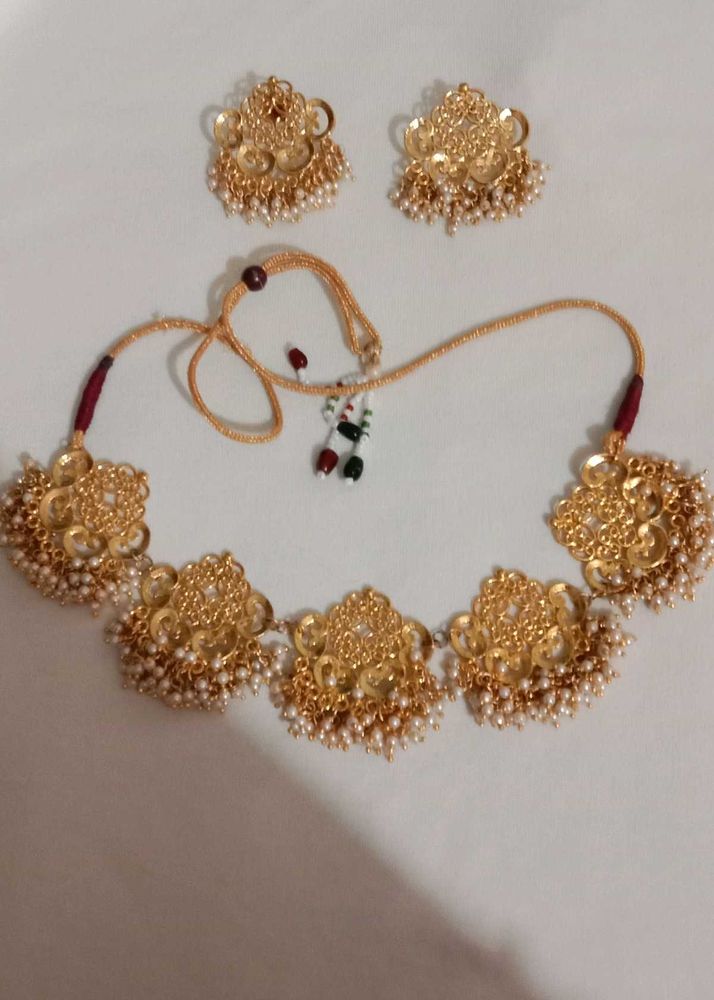 Elegant Gold-Tone Necklace and Earring Set