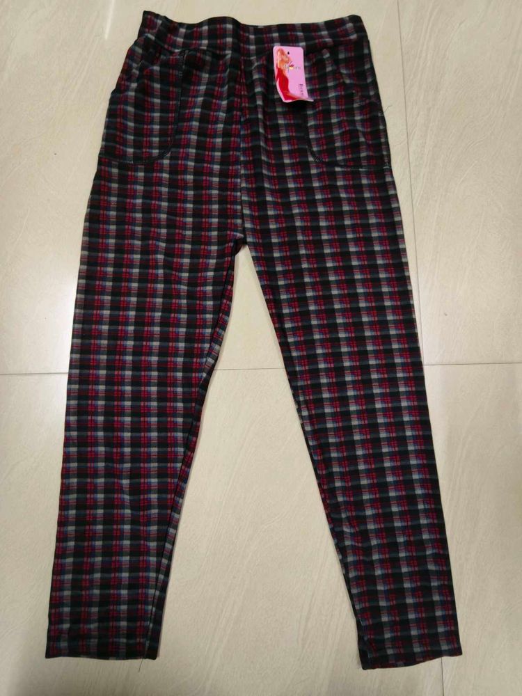 Checked Jeggings cum pant