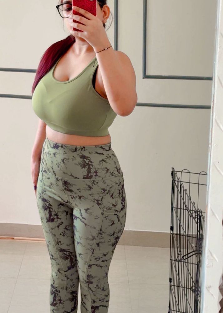 Stylish Printed Leggings and bra