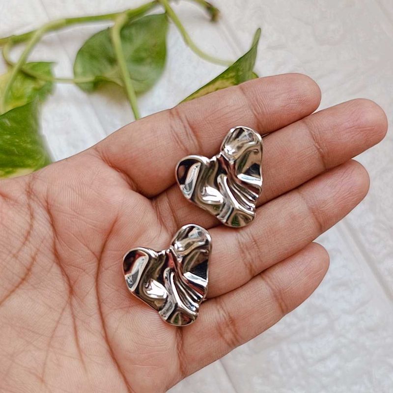 Buy any 1 at only 350 rs