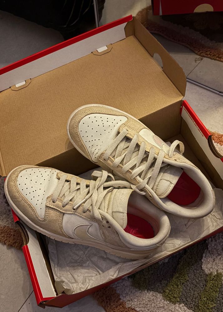 Women > Sneakers | Original Nike Dunk Lows | Freeup
