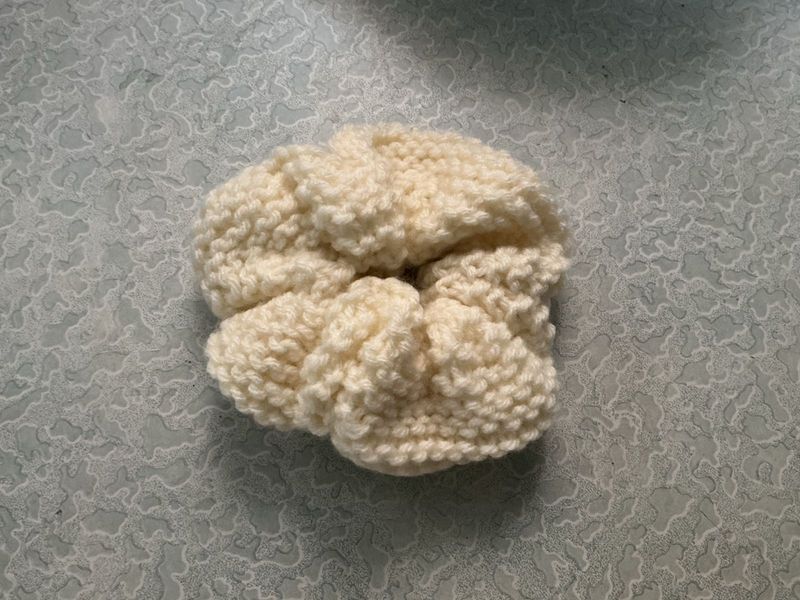 Chunky Knit Scrunchie - Cream