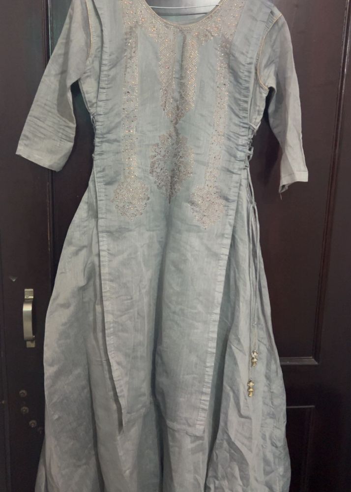 Elegant Grey Embroidered Kurta