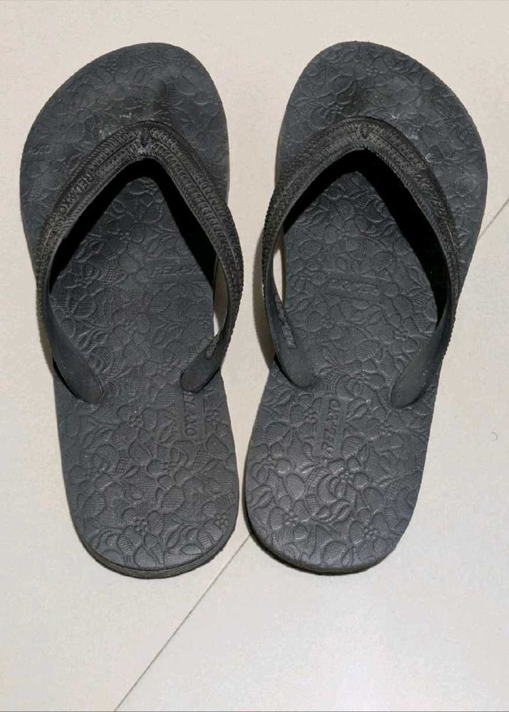 Relaxo Slipper.