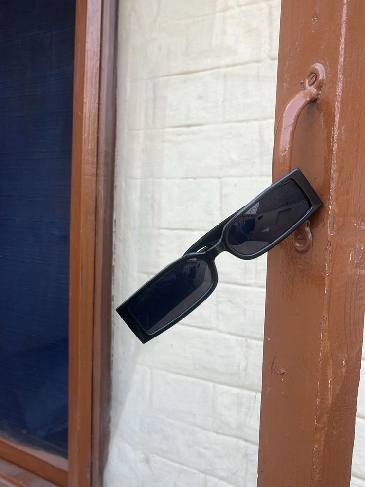Stylish Rectangular Black Sunglasses