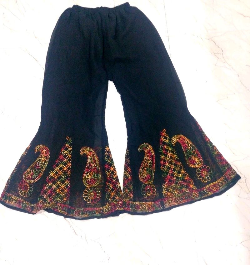 🆕💥30₹ Off Chikenkari Embroidered Palazzo