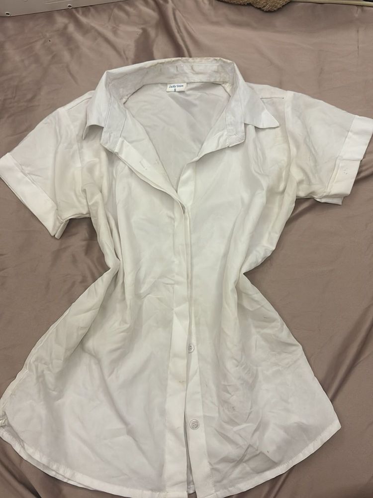 y2k White Button-Up Shirt