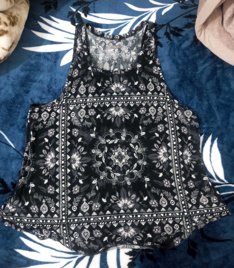 Printed Tank Top 🖤
