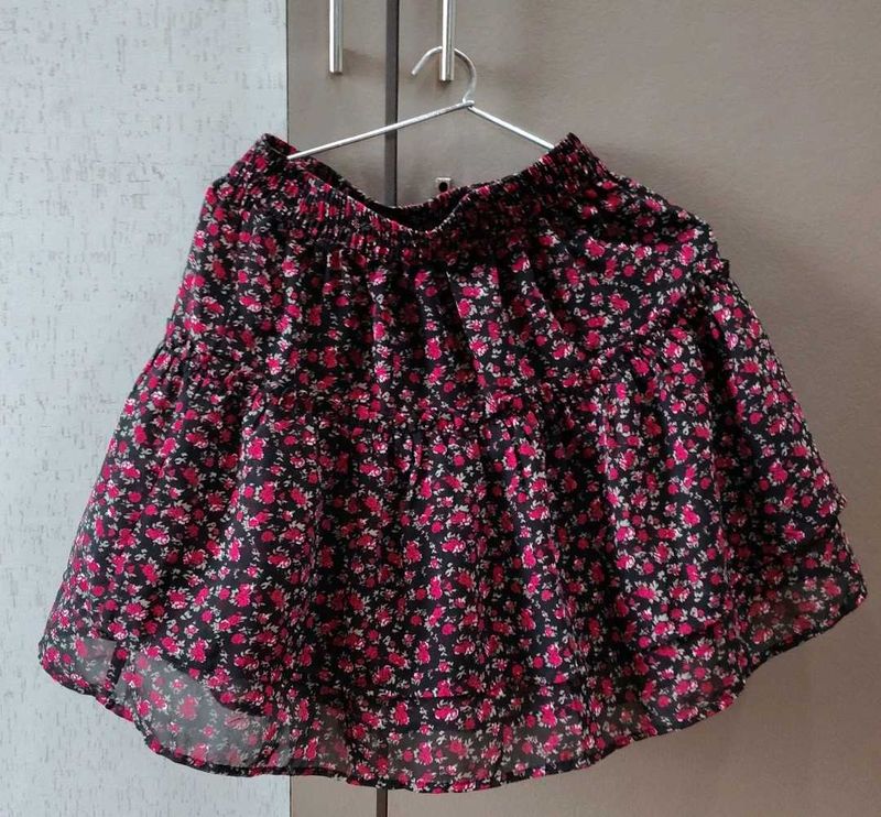 Chic Floral Ruffle Mini Skirt