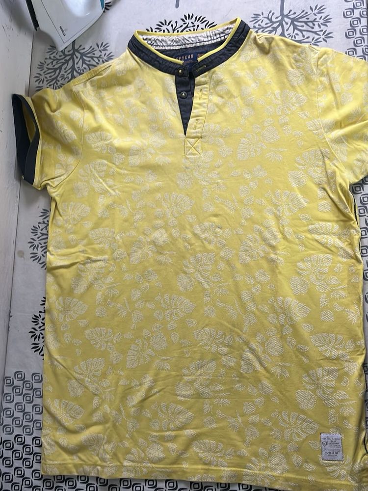 Men's Yellow Tropical Print T-Shirt