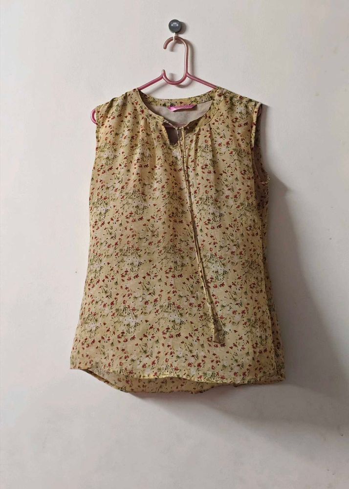 sleeveless top