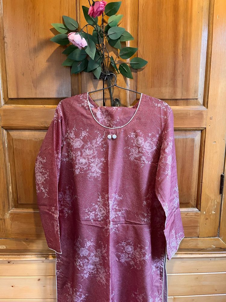 mauve suit With subtle, intricate floral print