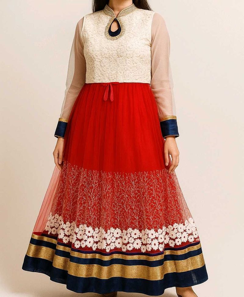 girl's lahenga / long dress ✨ (chain defect)