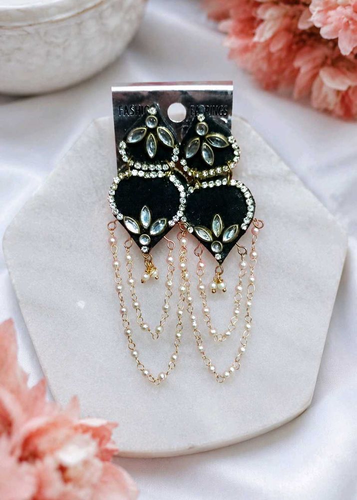 Elegant Black Heart Dangle Earrings