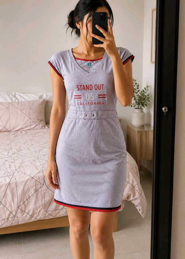 New women Graphic V-Neck tunic