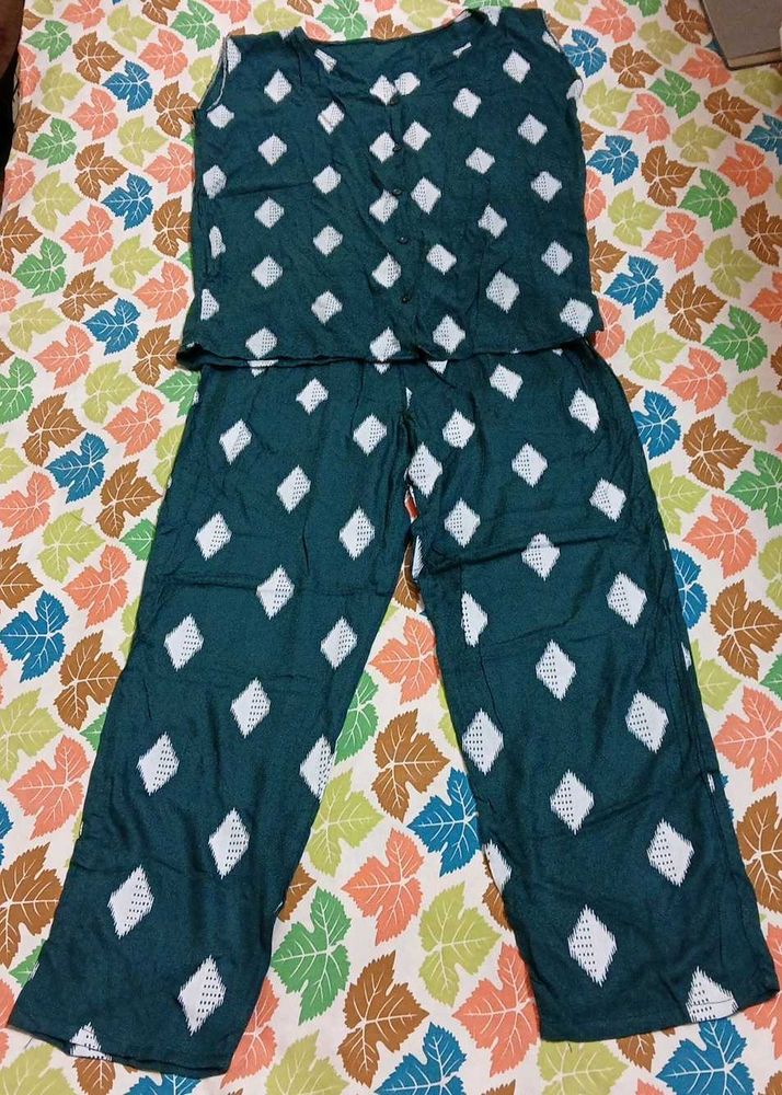 New Comfortable Teal Diamond Print Night Suit Set