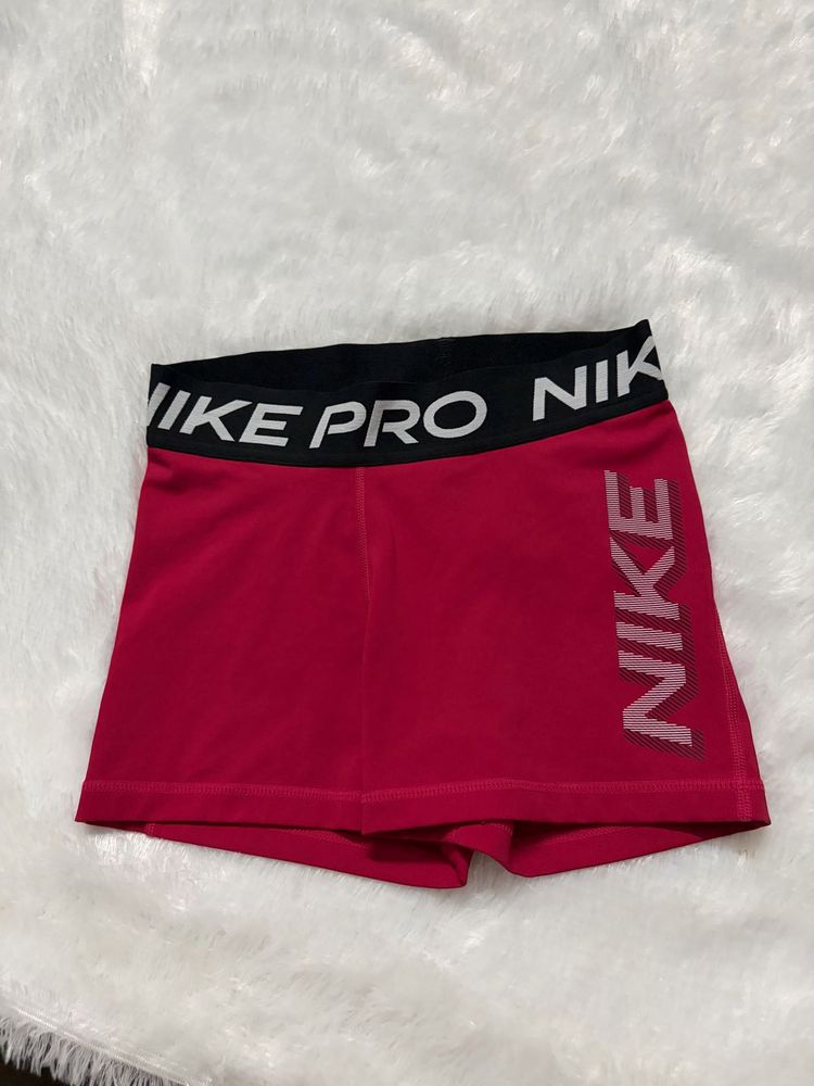 Nike Pro women shorts