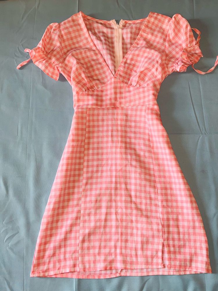 Chic Pink Gingham Mini Dress