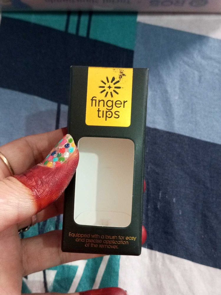 Finger Tips Makeup Remover