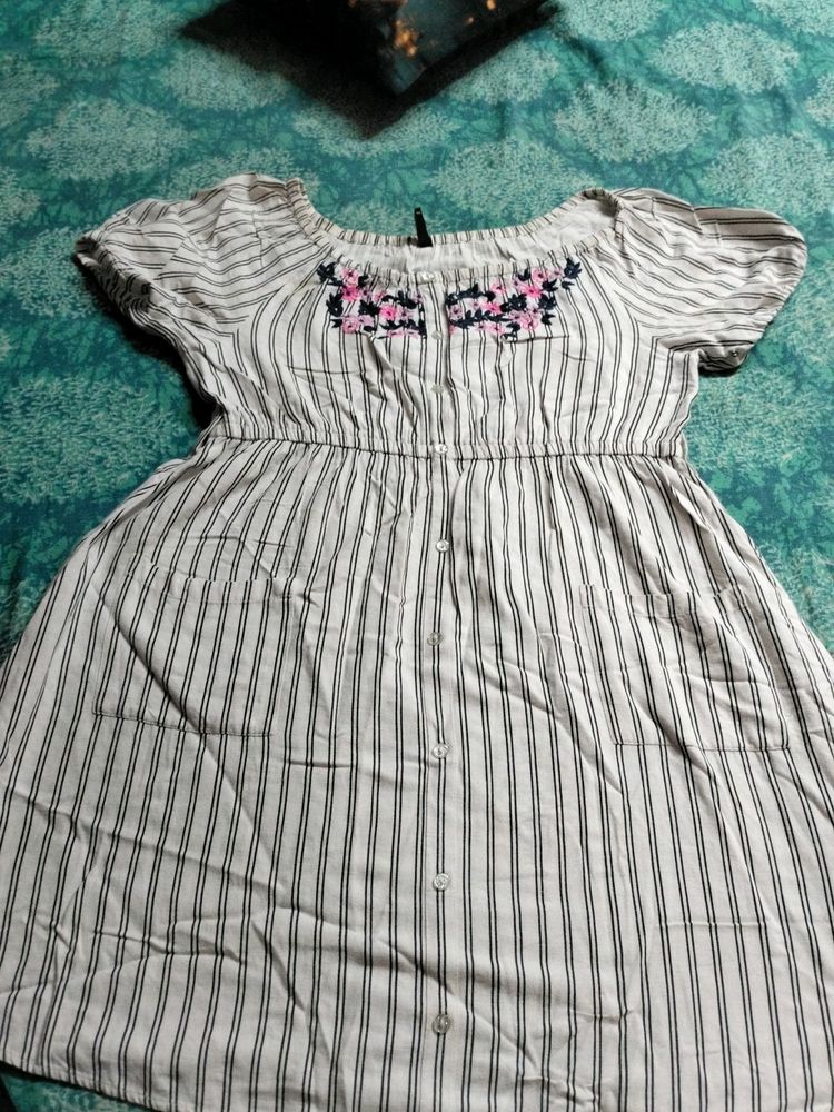 Women White &amp; Black Lining Cotton Midi