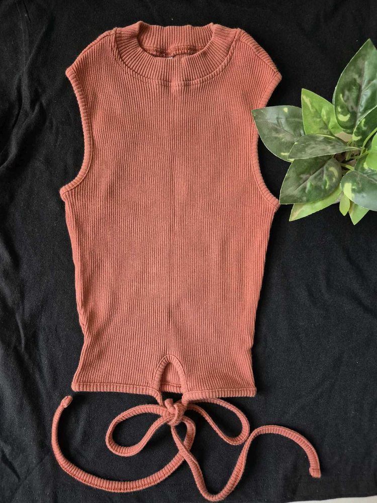 Ribbed Sleeveless Crop Top