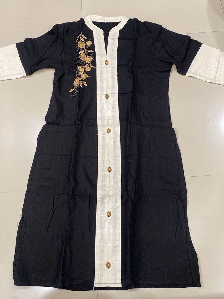 Black &amp; White Embroidered Kurta