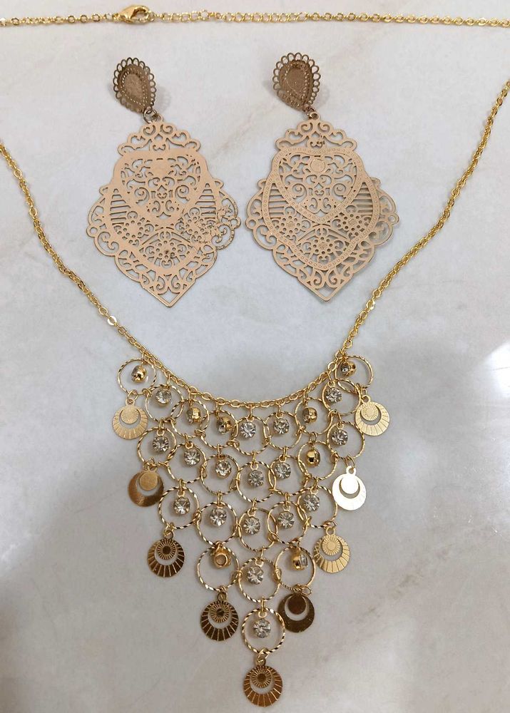 Elegant Gold-Tone Necklace &amp; Earring Set