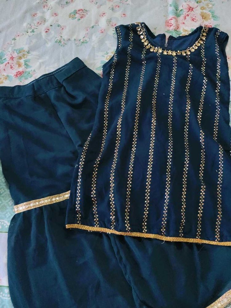 Stylish Teal Kurta Set with Gold Embellishments