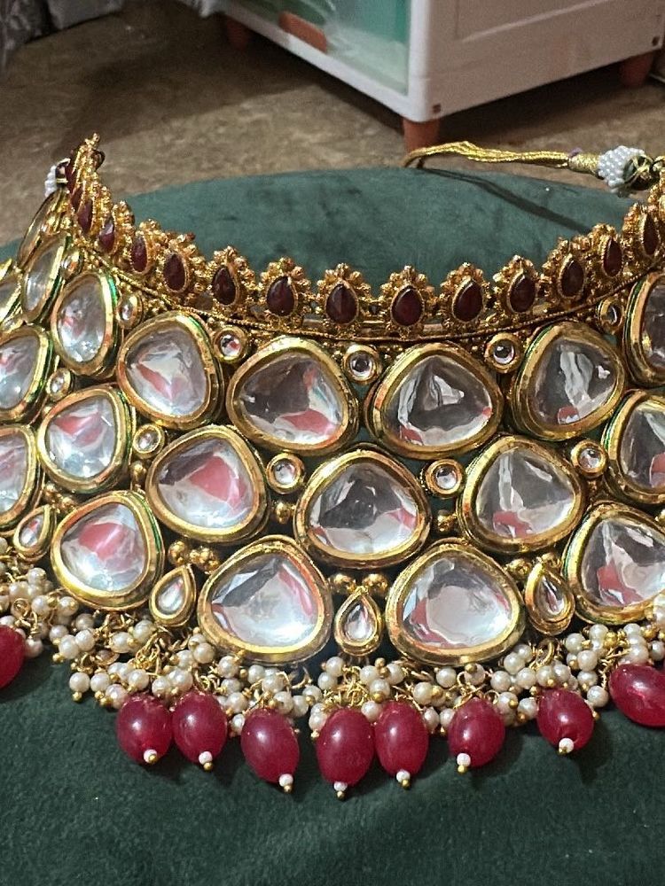 Exquisite Kundan &amp; Pearl Necklace Set