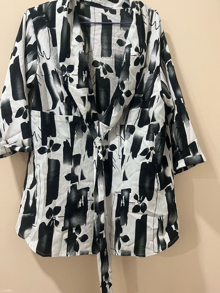 Stylish Black &amp; White Top