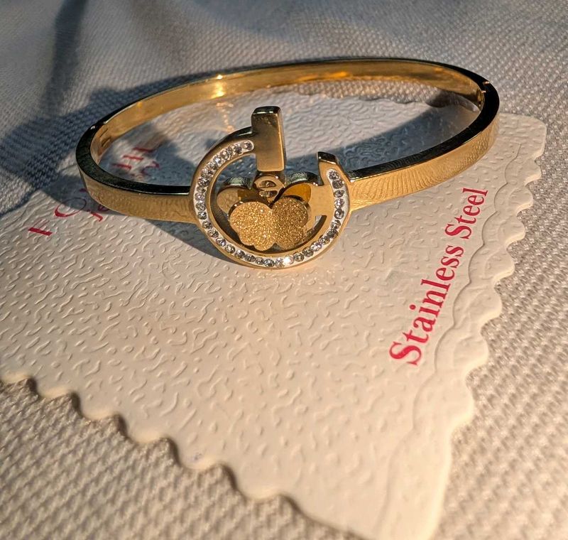 Chic Gold Butterfly Bangle Bracelet(Anti-tarnish)