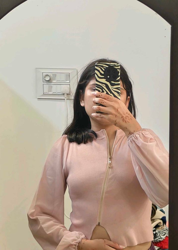 Pink Puff Sleeve Cropped top