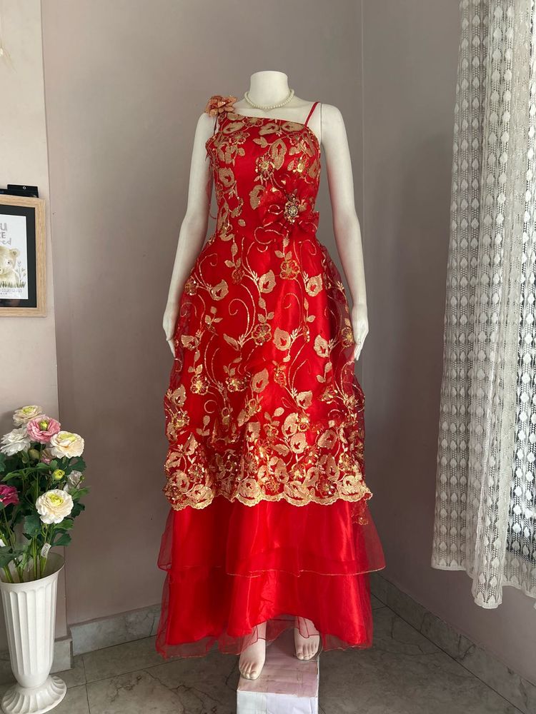 Stunning Red &amp; Gold Embroidered Gown