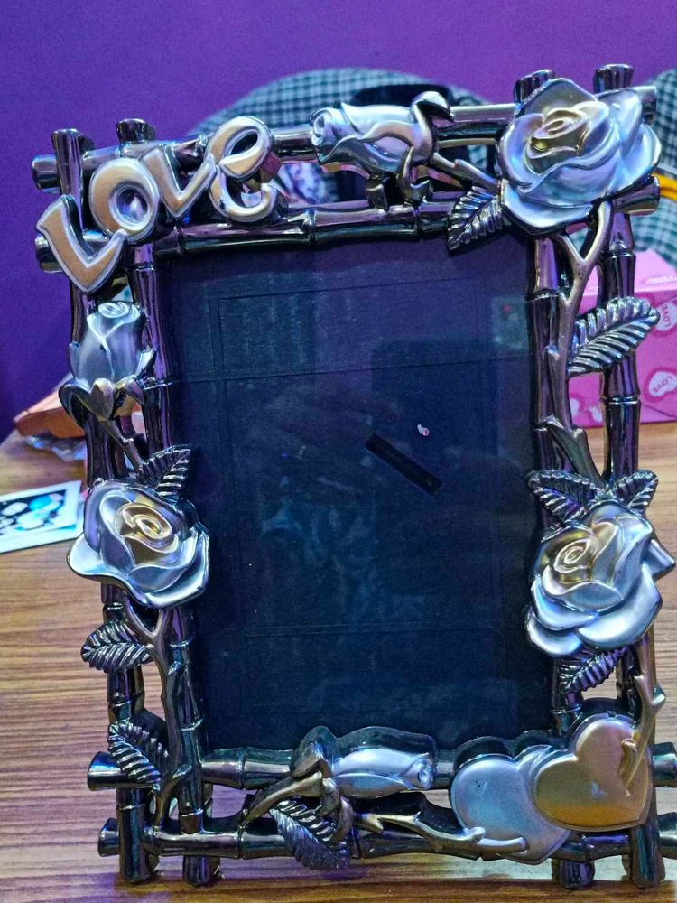 Love &amp; Roses Frame