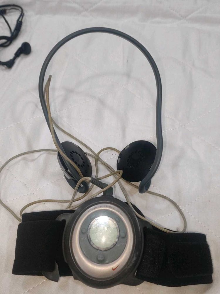 Portable sports audio by philips &amp; RCA head
