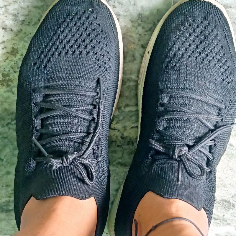 Black Sports Shoes
