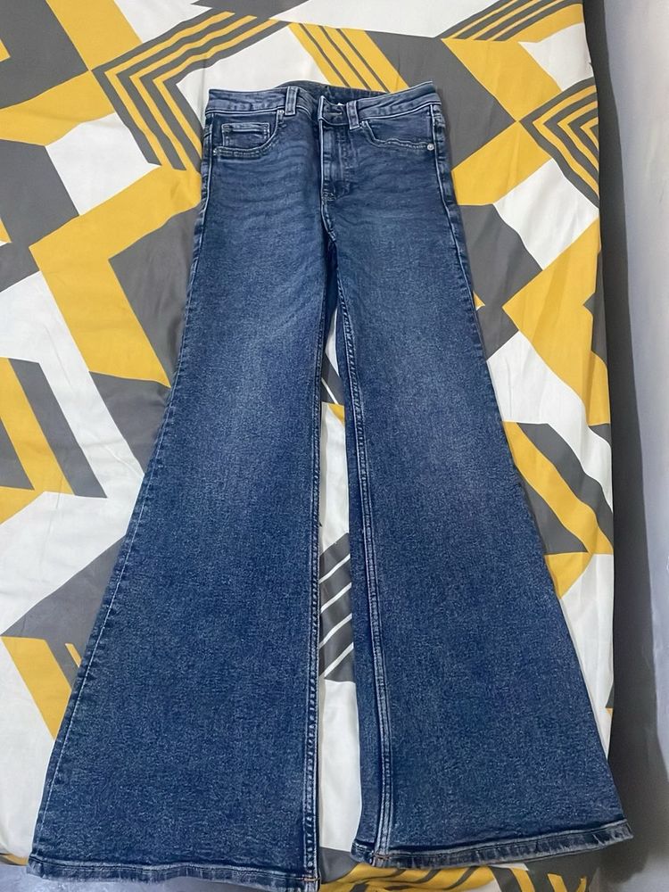 H&amp;M Bootcut/Flare Jeans - Trendy Denim Style