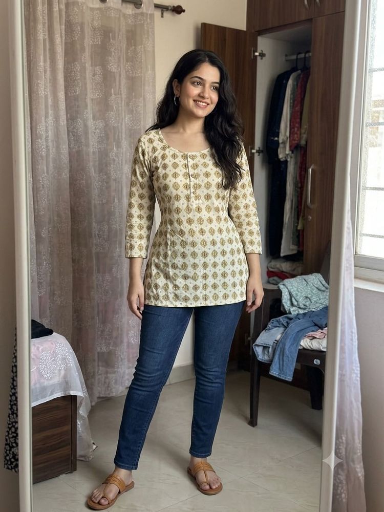 Buy 1 get one printed short kurti (Women’s)