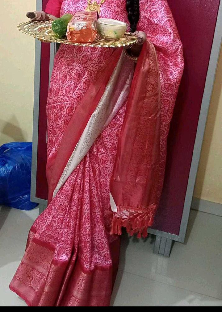 Elegant Pink Paisley Saree with Blouse