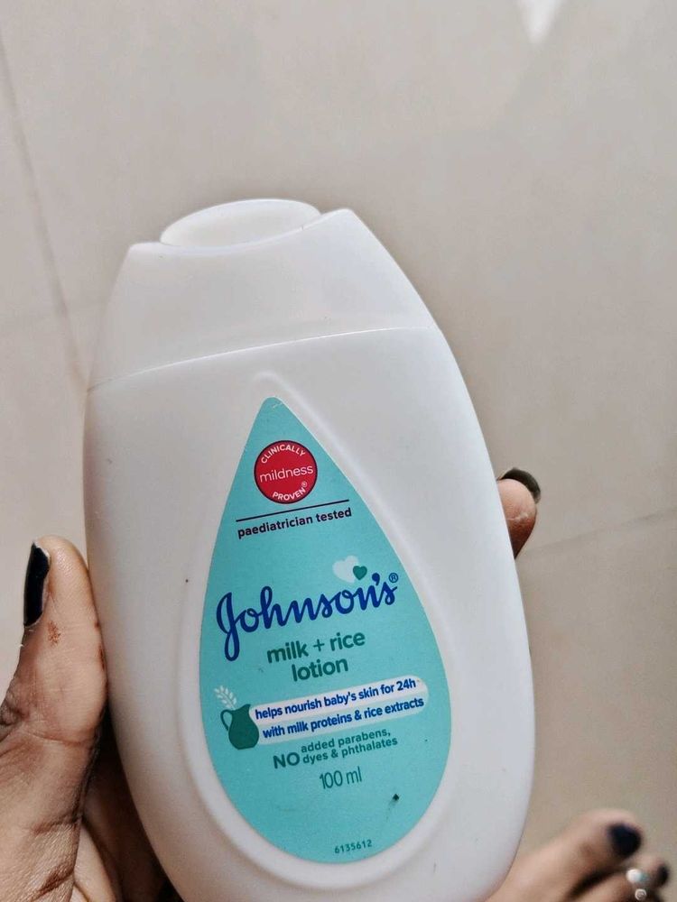 Johnson's Milk + Rice Lotion ( Free Oil Fre Moistu