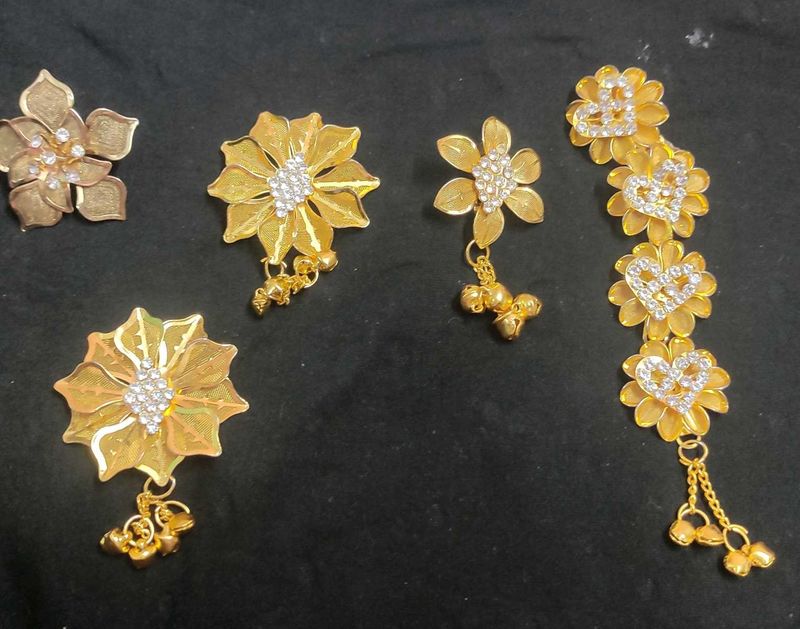 Hair Clips And Saree Brouch