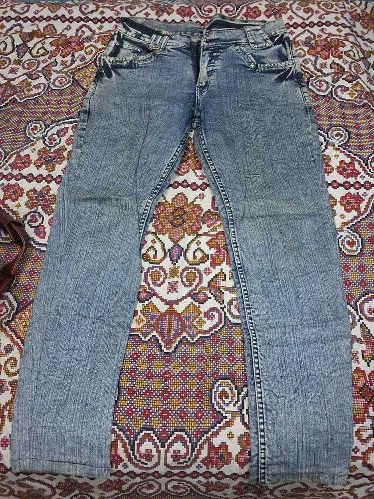Stylish Blue Wash Jeans