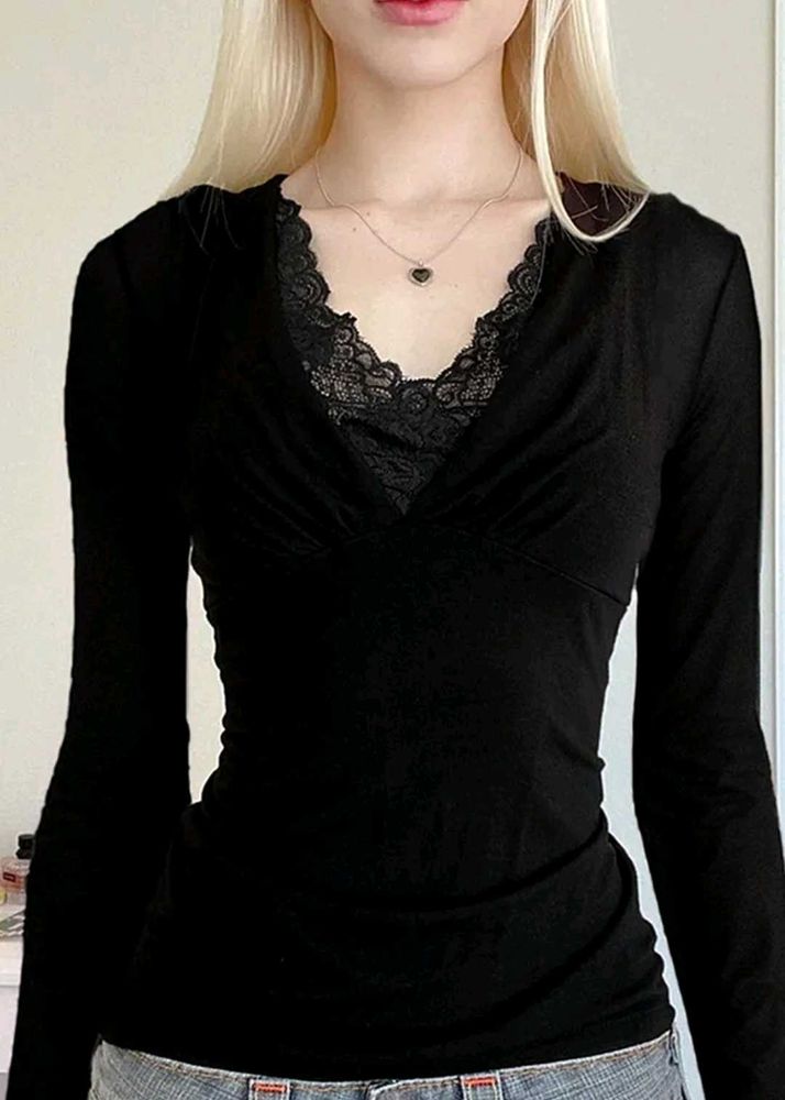 y2k grunge lace top 🗝️