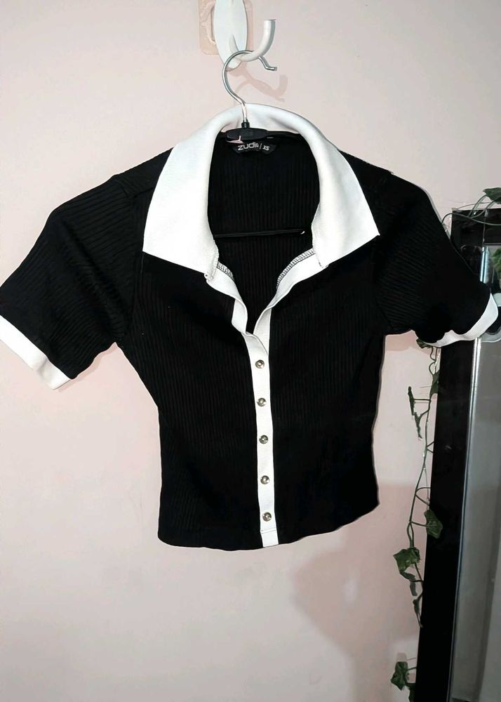 Chic Black &amp; White Cropped Top