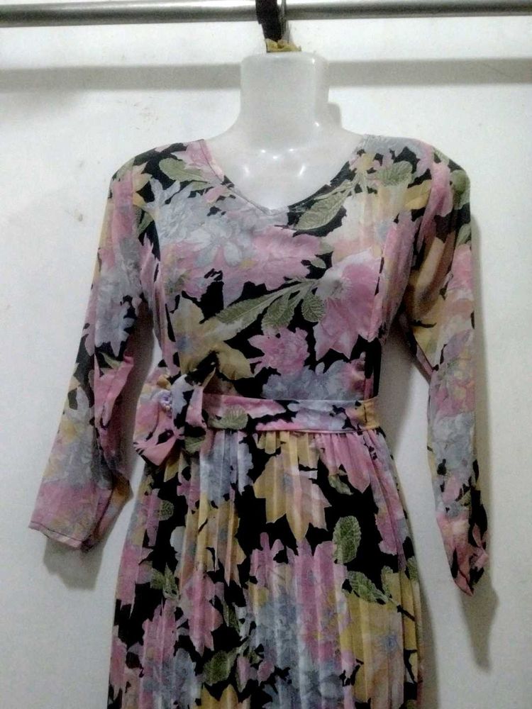 Floral Print V-Neck Midi Dress