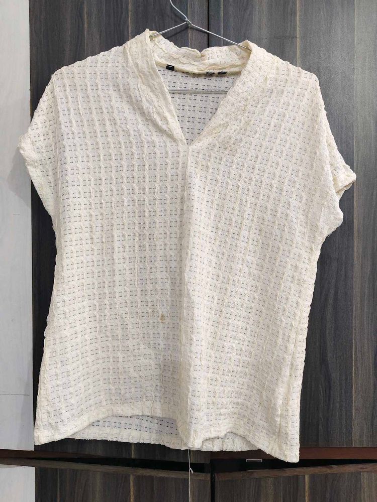 Off-White Textured V-Neck Top