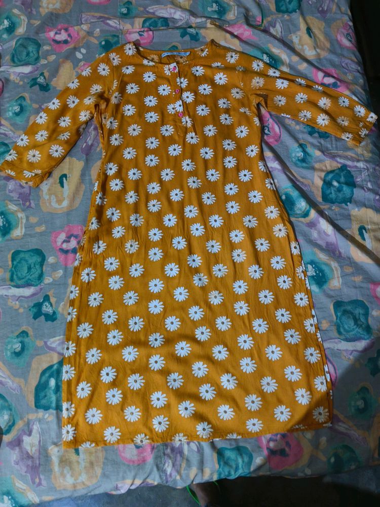 Women Yellow Floral Printed Cotton Kurta
