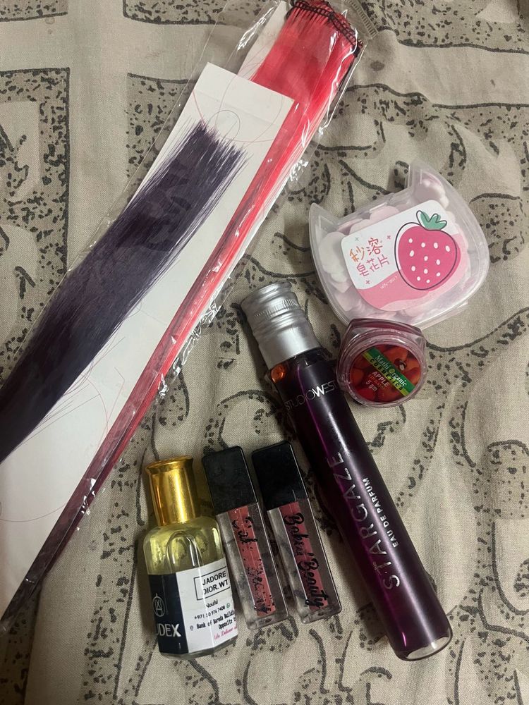 MAKEUP ACCESSORIES