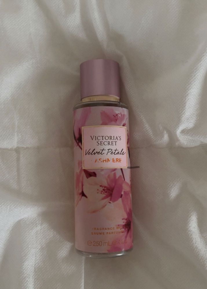 Victoria's Secret🩰Velvet Petals Cashmere🩰 Body M