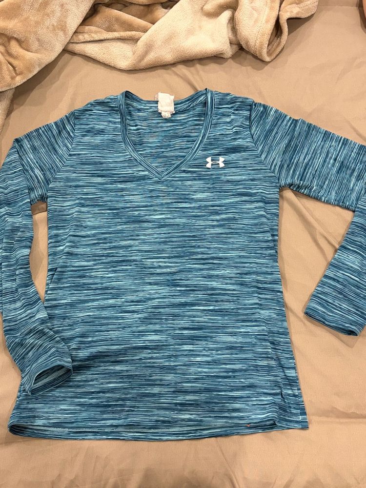 Under Armour Long Sleeve V-Neck Shirt